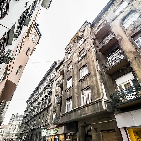 Bpr Whistle Arts Industrial Apartment Budapest