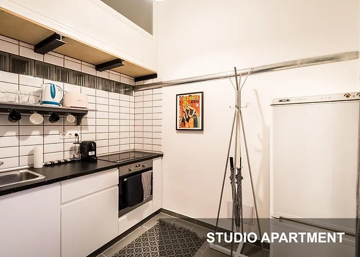 Bpr Whistle Arts Industrial * Budapest