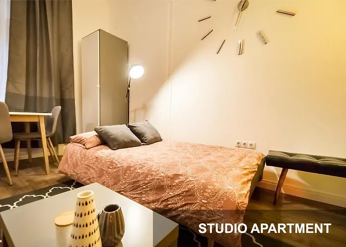 Bpr Whistle Arts Industrial Apartment Budapest
