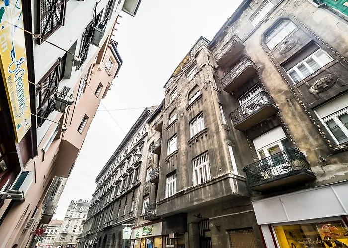 Bpr Whistle Arts Industrial Apartment Budapest