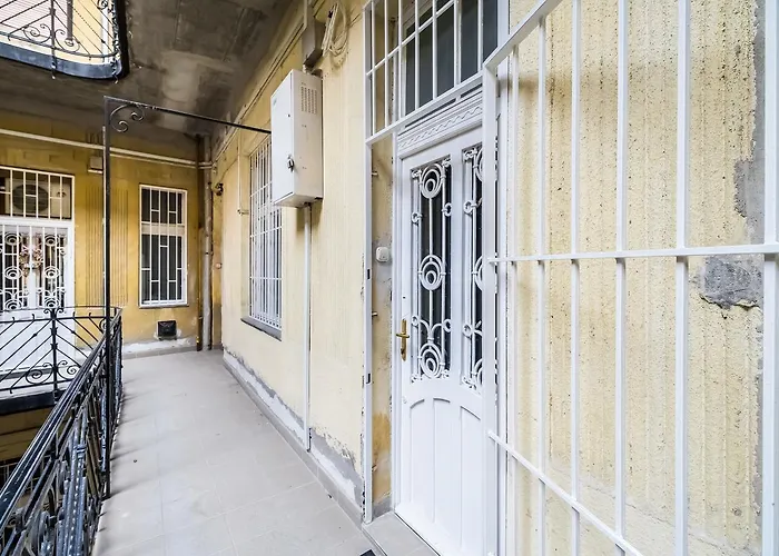 Apartment Bpr Whistle Arts Industrial Budapest